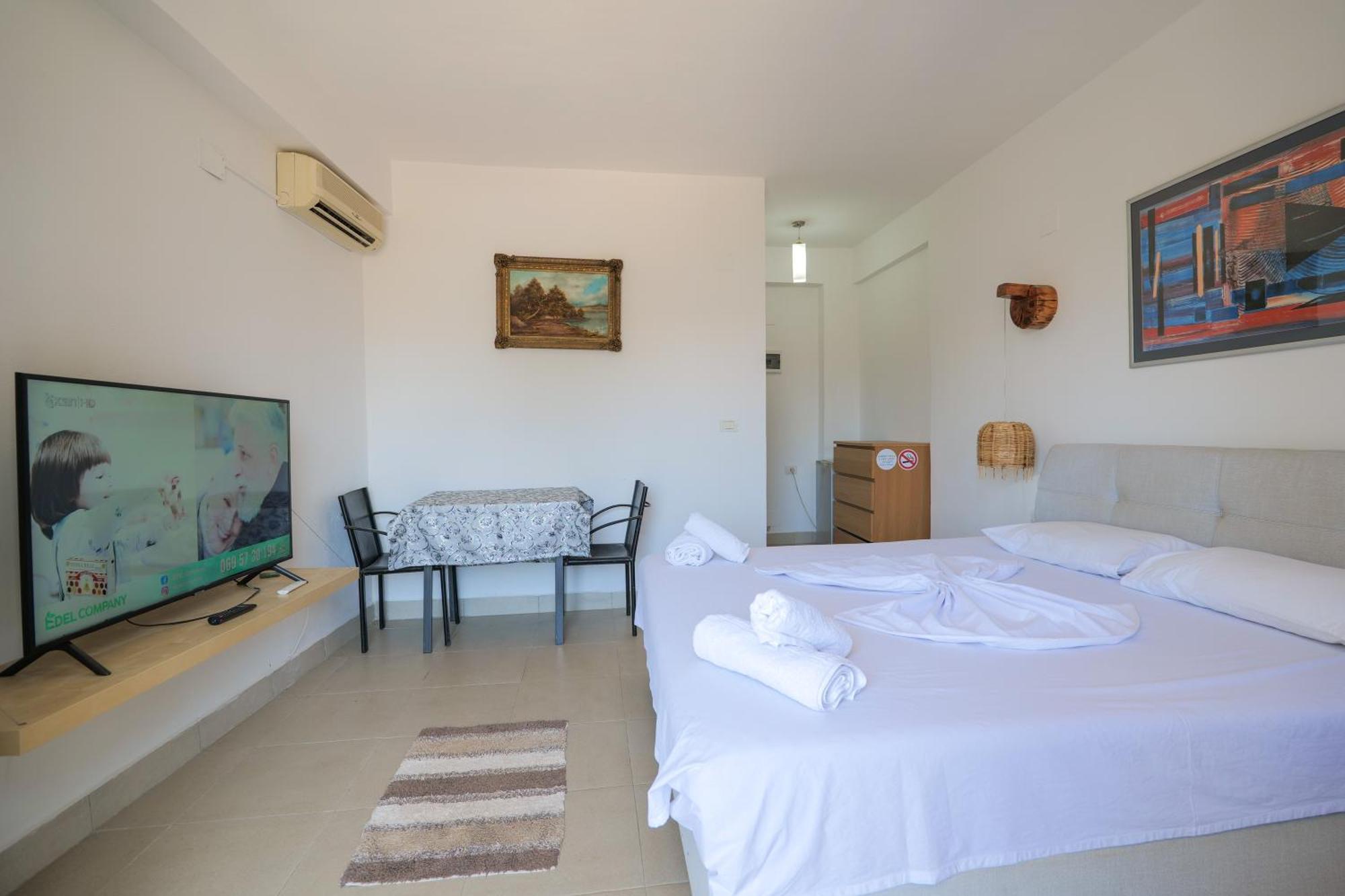 Garden Villa Lake Side & Glamping Ksamil Kültér fotó