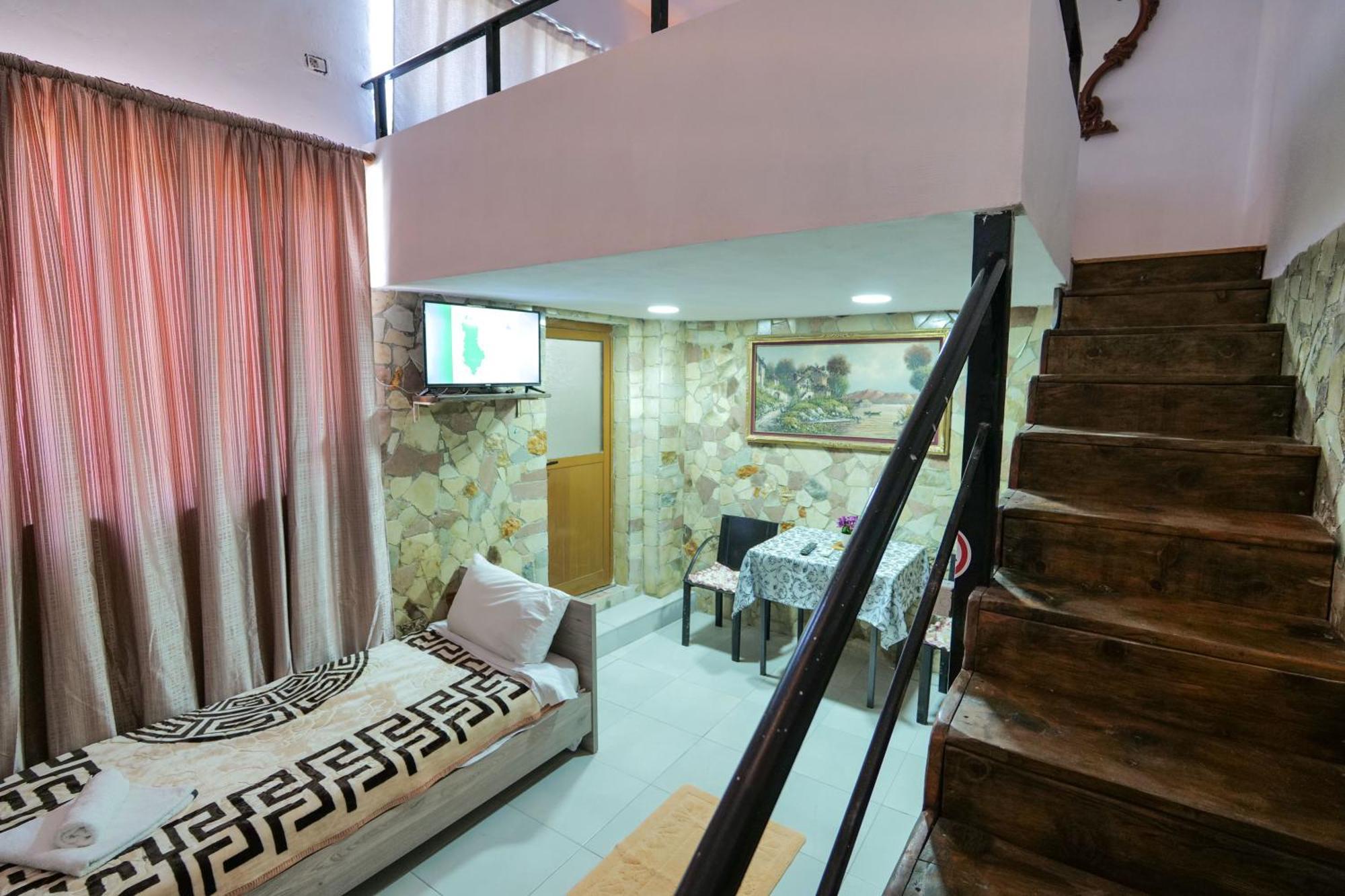 Garden Villa Lake Side & Glamping Ksamil Kültér fotó