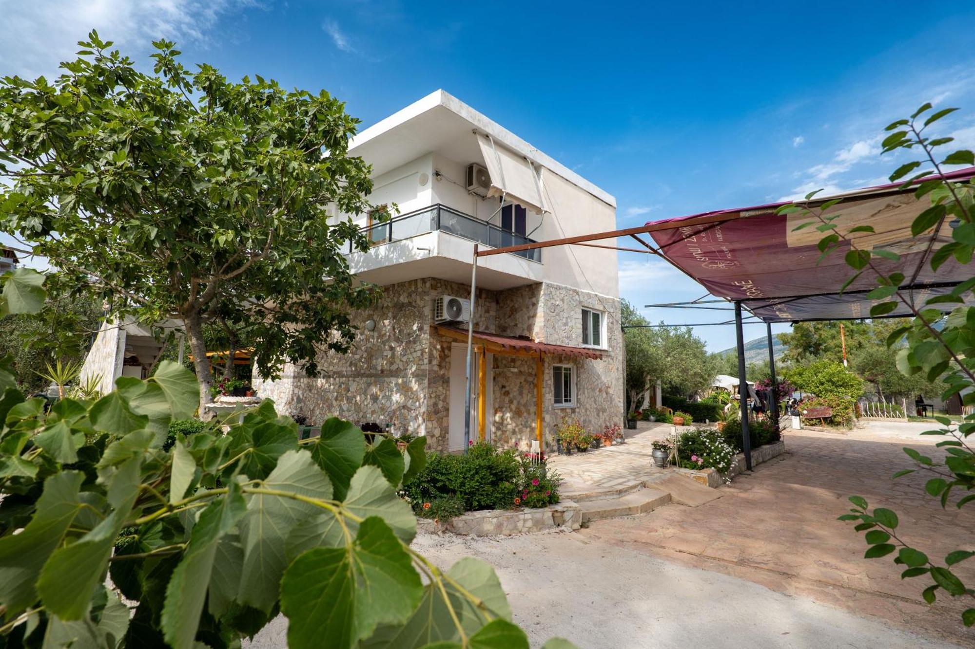 Garden Villa Lake Side & Glamping Ksamil Kültér fotó