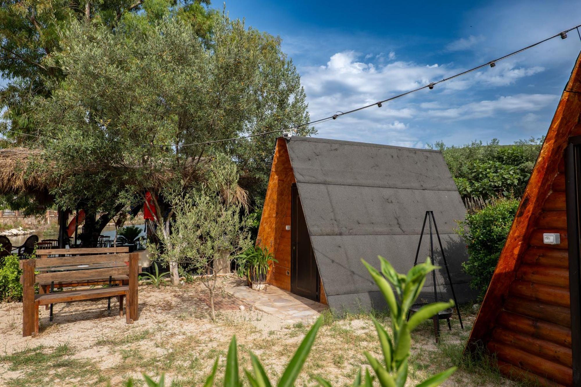 Garden Villa Lake Side & Glamping Ksamil Kültér fotó