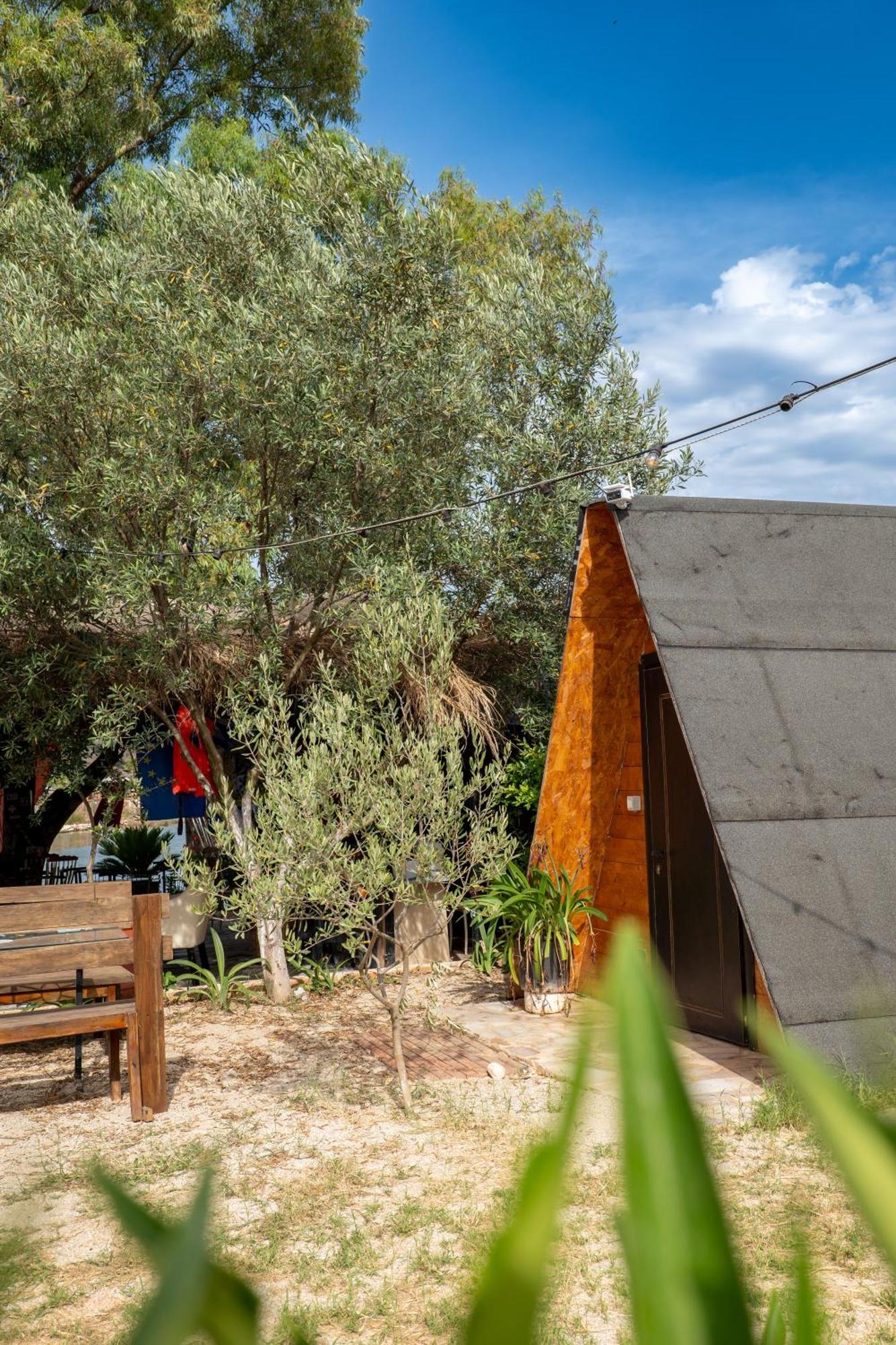 Garden Villa Lake Side & Glamping Ksamil Kültér fotó