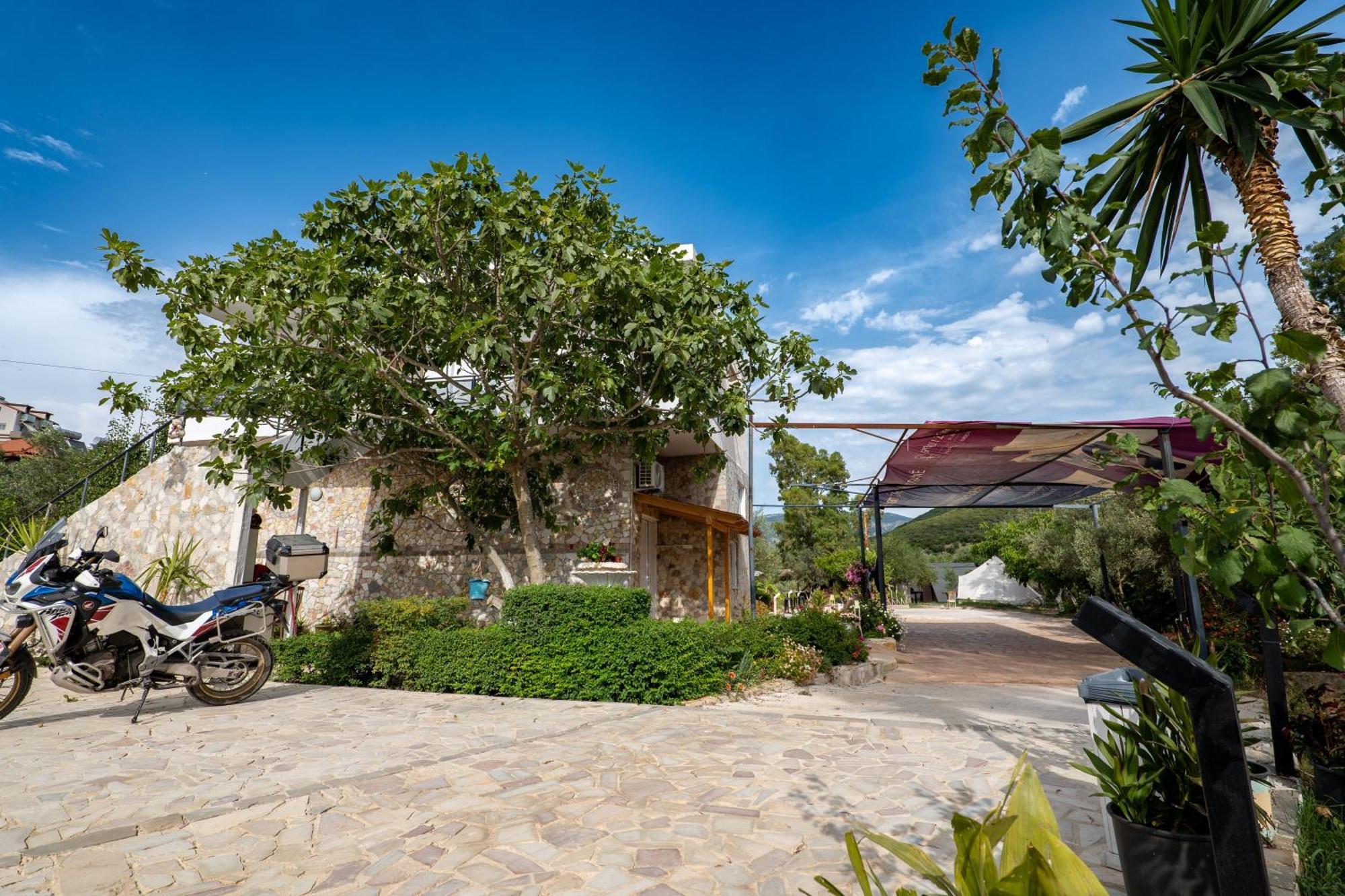 Garden Villa Lake Side & Glamping Ksamil Kültér fotó