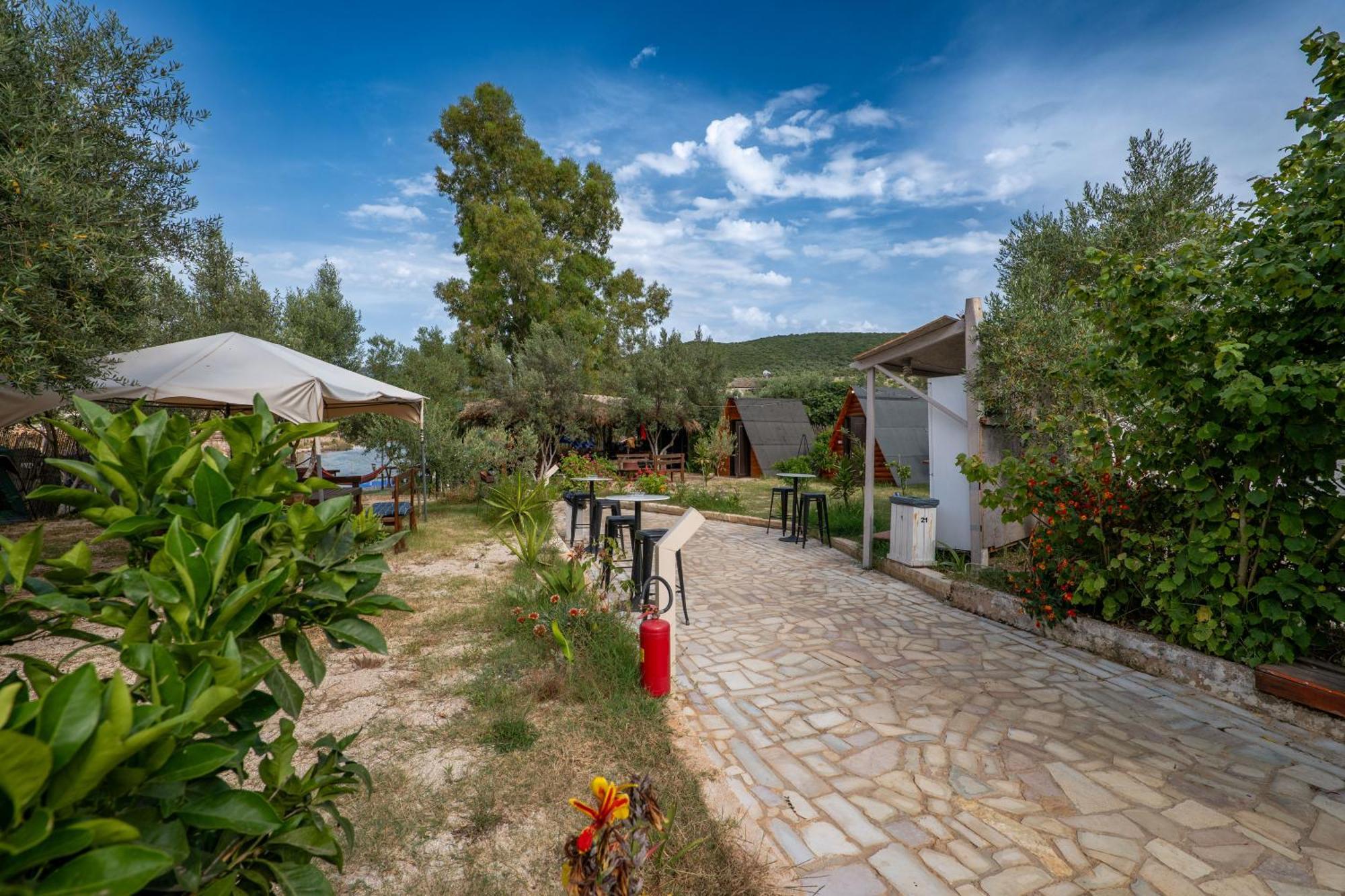 Garden Villa Lake Side & Glamping Ksamil Kültér fotó