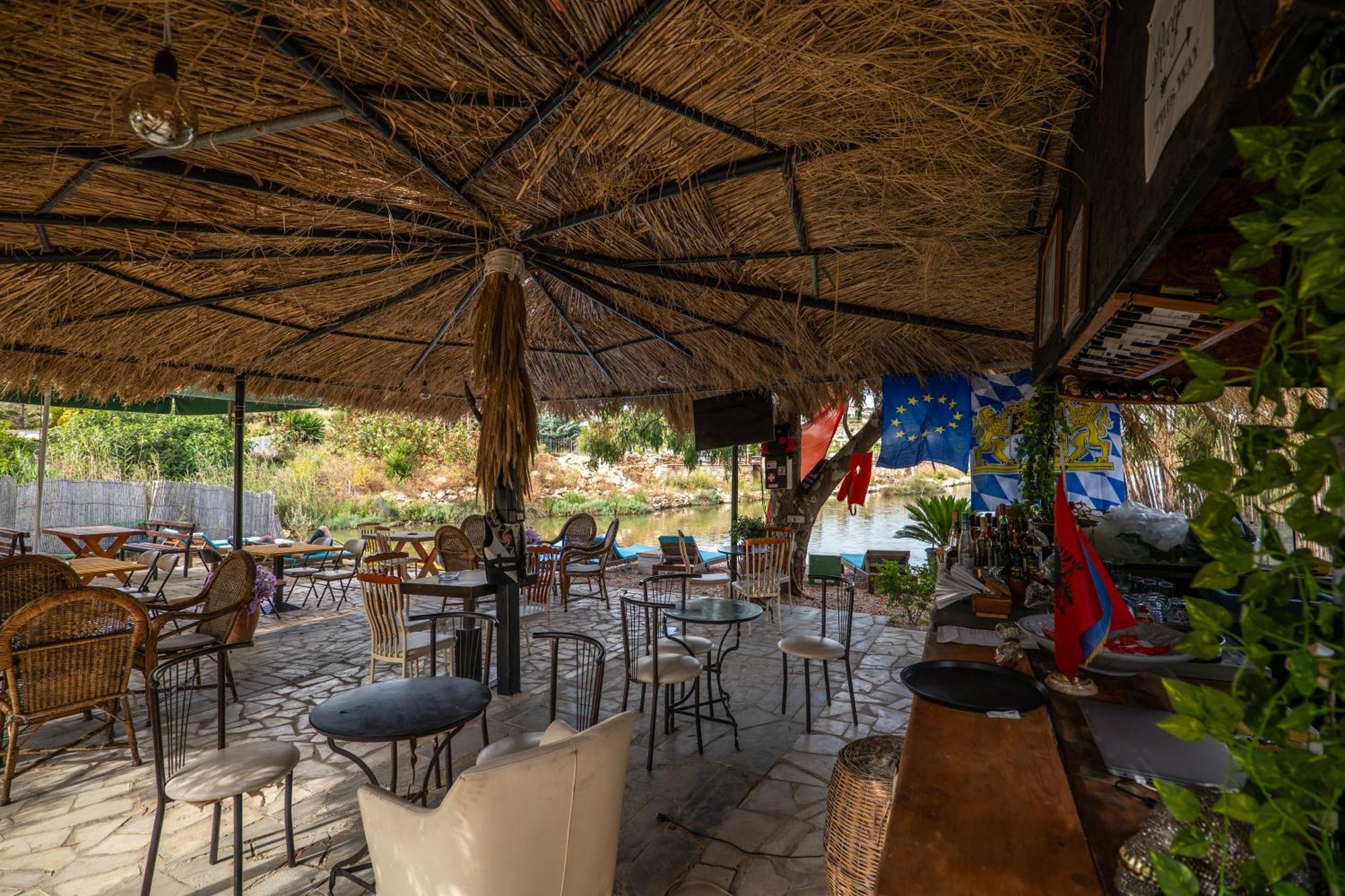 Garden Villa Lake Side & Glamping Ksamil Kültér fotó