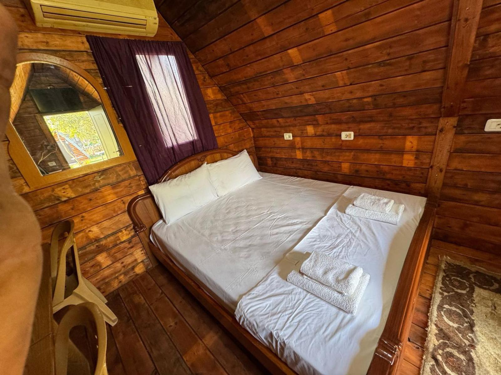Garden Villa Lake Side & Glamping Ksamil Kültér fotó